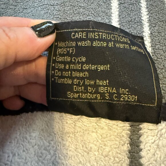 IBENA Gray & White Woven Blanket Throw with Red & Black Stripes - Picture 3 of 6